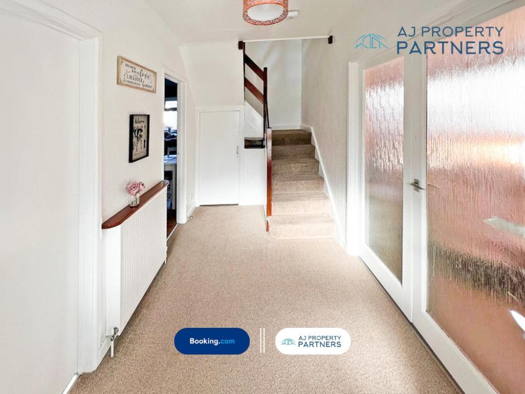 Premium Deal L Hill View Home L Last-Minute Offer L Cheltenham L Aj Properties L Perfect For Short Or Long Stays L 4Beds 4Bedrooms Kültér fotó