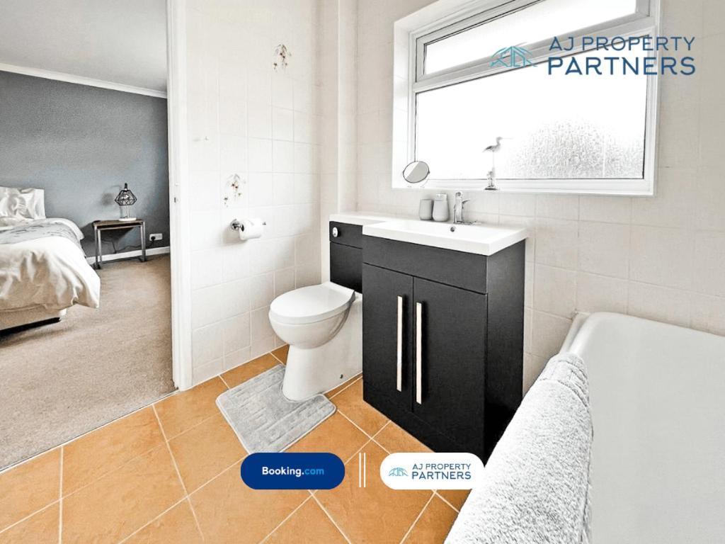 Premium Deal L Hill View Home L Last-Minute Offer L Cheltenham L Aj Properties L Perfect For Short Or Long Stays L 4Beds 4Bedrooms Kültér fotó