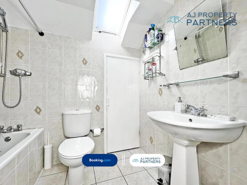 Premium Deal L Hill View Home L Last-Minute Offer L Cheltenham L Aj Properties L Perfect For Short Or Long Stays L 4Beds 4Bedrooms Kültér fotó