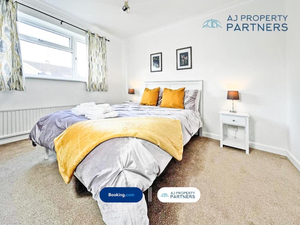 Premium Deal L Hill View Home L Last-Minute Offer L Cheltenham L Aj Properties L Perfect For Short Or Long Stays L 4Beds 4Bedrooms Kültér fotó